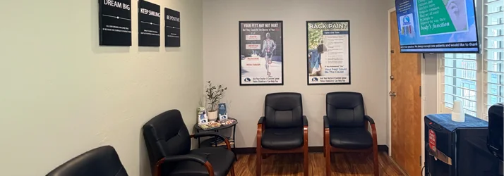 The lobby and waiting room at Aranibar Chiropractic